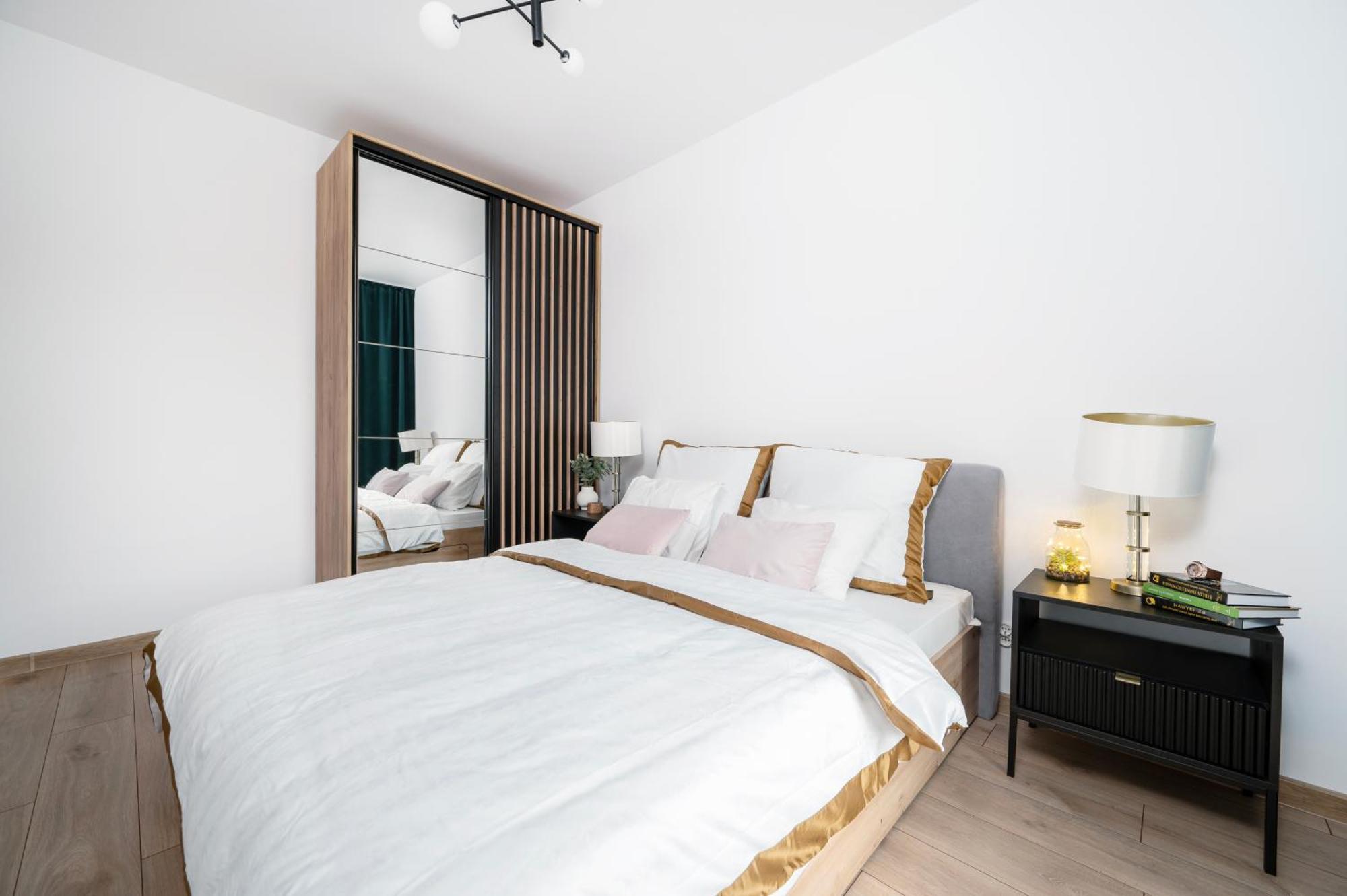 Manufaktura Residence - Apartamenty Prestiz Z Garazem Podziemnym I Dwoma Lazienkami Łódź Buitenkant foto