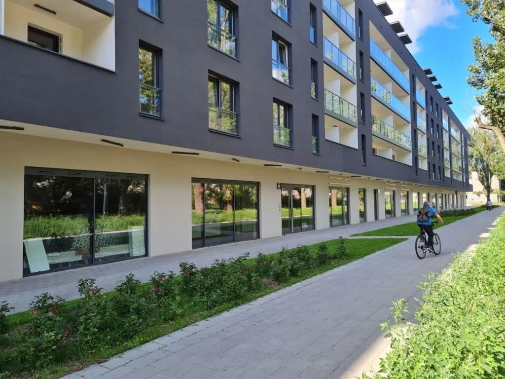 Manufaktura Residence - Apartamenty Prestiz Z Garazem Podziemnym I Dwoma Lazienkami Łódź Buitenkant foto